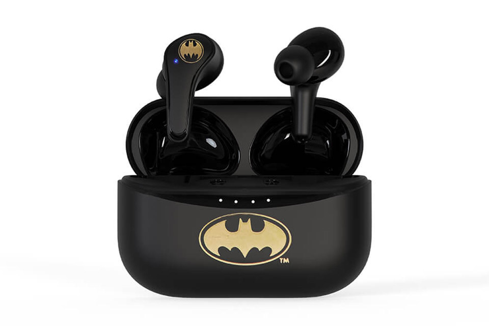 rs 125 only on thespark shop batman style wireless bt earbuds