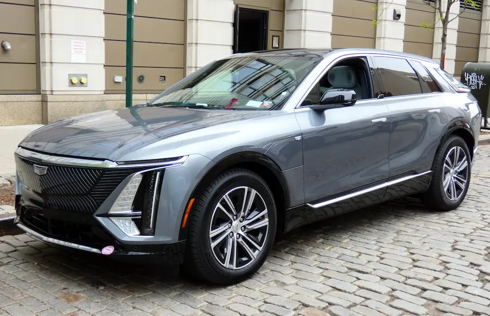 do the driving modes in cadillac lyriq offer different ranges or battery usages